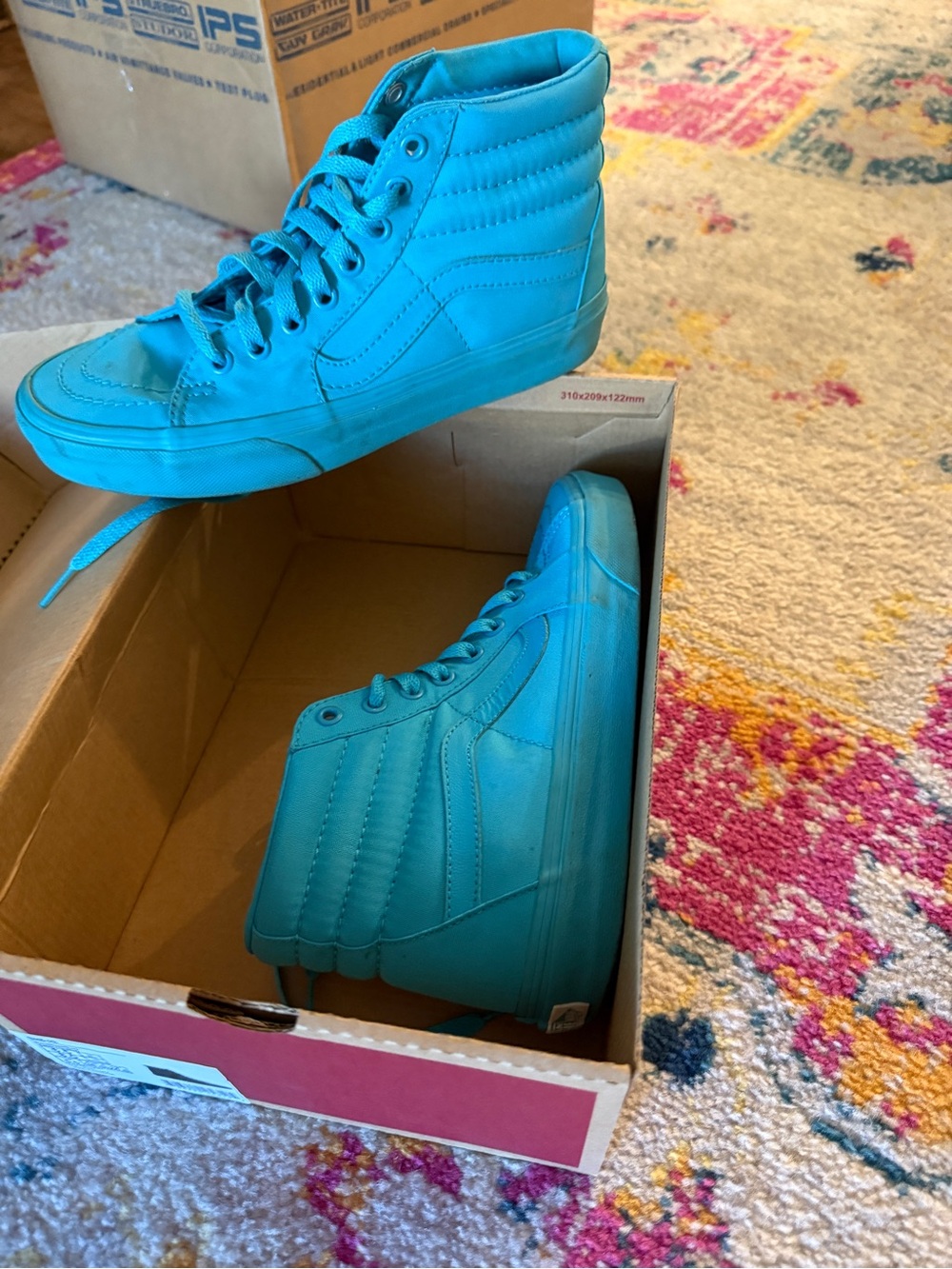 Vans Sk8 high top sneaker,size men’s 6 1/2 women’s size 8. Like new.